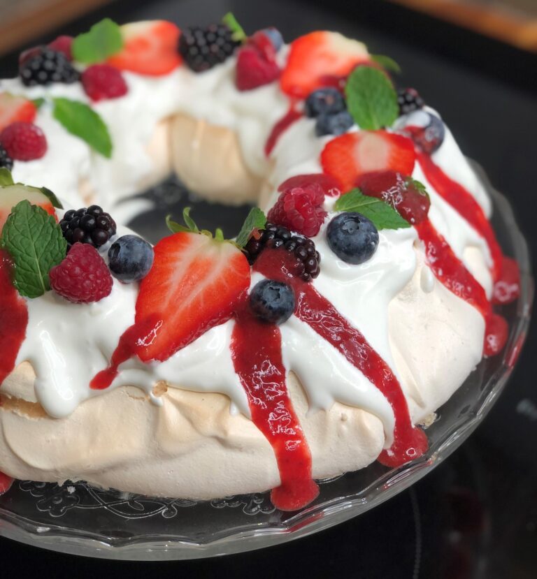 Pavlova De Frutos Vermelhos | Receita | Lia's Kitchen 💛